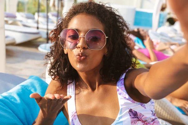 Happy Young African Woman Swimsuit Taking Selfie While Spending Good — Stock Photo, Image