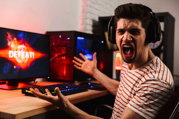 Side View Angry Gamer Playing Video Games Computer Screaming While — Stock Photo, Image