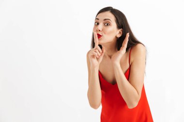 Genç güzel güzel kadının poz görüntü gösteren sessizlik jest izole.