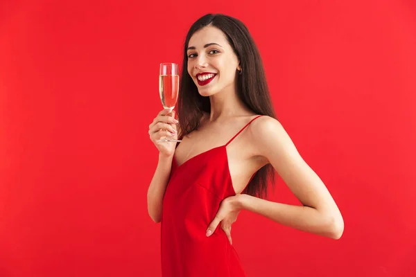 Porträtt Självsäker Ung Kvinna Klänning Holding Glas Champagne Isolerade Över — Stockfoto