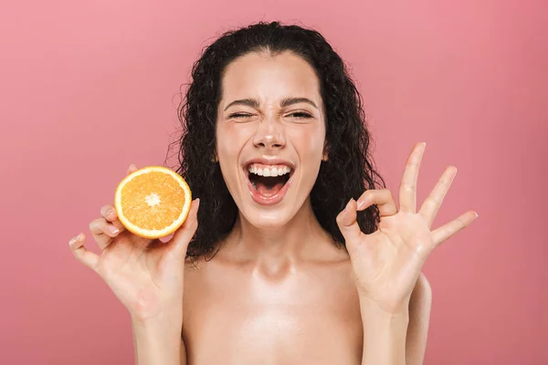 Beauty Image Young Woman Long Hair Smiling Holding Piece Orange — Stock Photo, Image