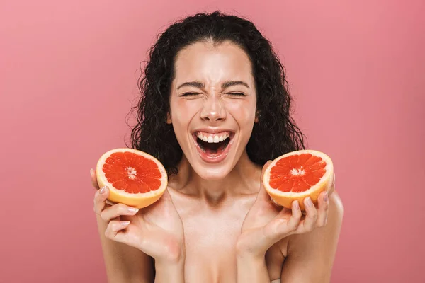 Happy Photo Caucasian Woman Long Hair Laughing Holding Pieces Grapefruit — Stock Photo, Image