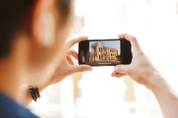 Cortado Imagen Asiático Macho Estudiante Gafas Haciendo Foto Smartphone Aire — Foto de Stock