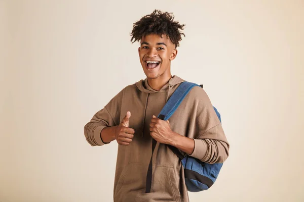 Porträtt Glada Unga Afro Amerikansk Man Klädd Hoodie Ryggsäck Isolerad — Stockfoto