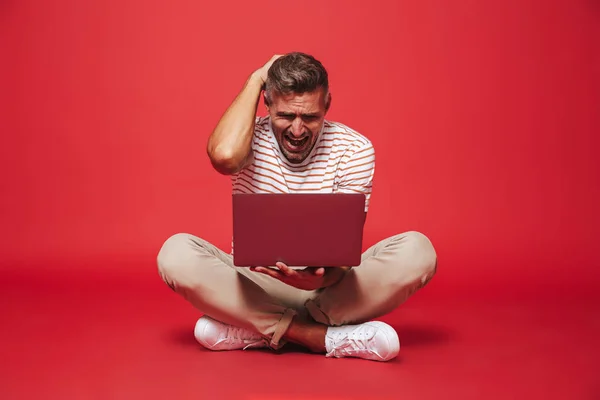 Image Disappointed Man 30S Striped Shirt Smiling Usi — Stock Photo, Image