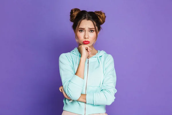 Retrato Mulher Chateada Com Dois Pães Amuando Olhando Ofendido Isolado — Fotografia de Stock