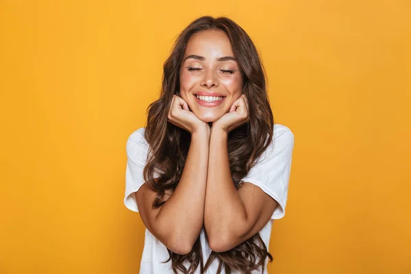 Imagen Mujer Joven Positiva Años Con Pelo Largo Riendo Apoyando —  Fotos de Stock