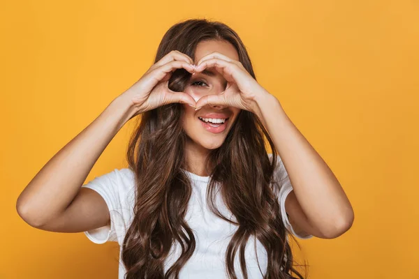 Portrait Pleased Woman 20S Long Hair Smiling Showing Heart Shape — Stock Photo, Image