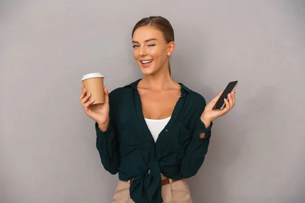 Imagen Hermosa Mujer Negocios Emocionada Posando Aislada Sobre Fondo Pared — Foto de Stock