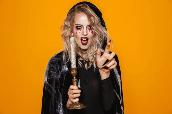 Horror Guiden Kvinna 20S Bär Svart Kostym Och Halloween Makeup — Stockfoto