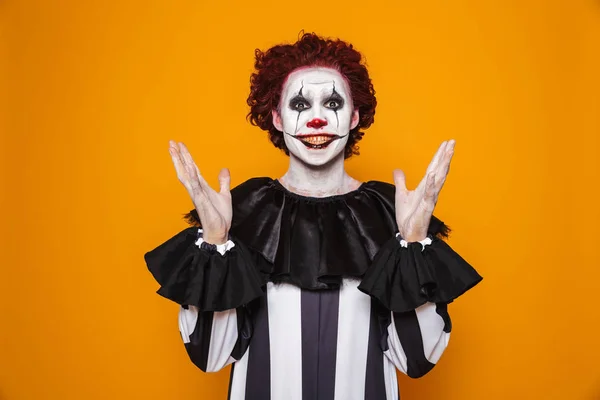 Joven Hombre Payaso 20S Vistiendo Traje Negro Maquillaje Halloween Mirando — Foto de Stock