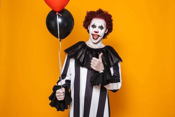 Hombre Enojado Vestido Con Traje Halloween Payaso Asustadizo Sosteniendo Globos —  Fotos de Stock