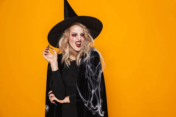 Imagem Mulher Bruxa Bonita Vestindo Traje Preto Maquiagem Halloween Sorrindo — Fotografia de Stock