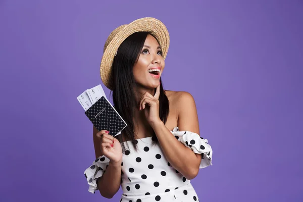 Portrait Lovely Asian Woman Summer Hat Standing Isolated Violet Background — Stock Photo, Image