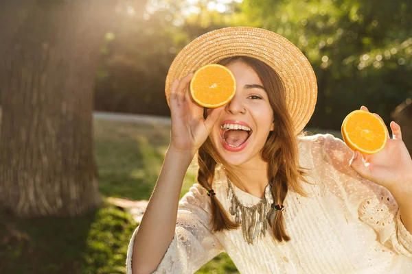 Close Cheerful Young Girl Summer Hat Spending Time Park Showing — Stock Photo, Image