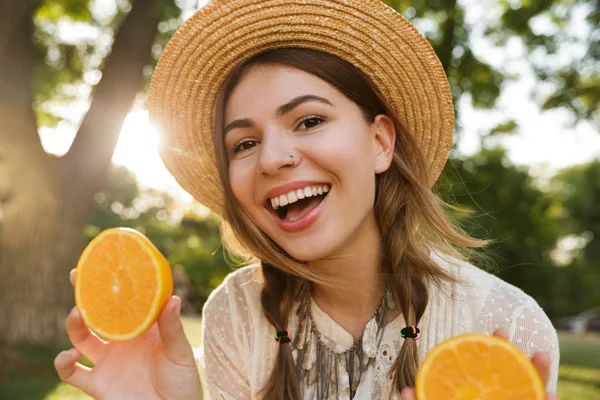 Close Excited Young Girl Summer Hat Spending Time Park Showing — Stock Photo, Image