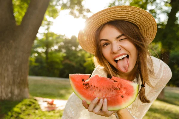 Close Excited Young Girl Summer Hat Spending Time Park Showing — Stock Photo, Image