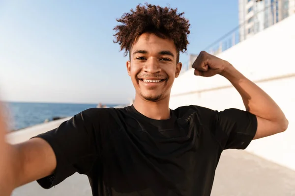 Image Handsome Young Guy Sportsman Standing Outdoors Beach Make Selfie — Stock Photo, Image