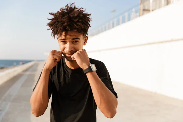 Close Concentrated Young African Sportsman Standing Beach Boxing — Stock Photo, Image