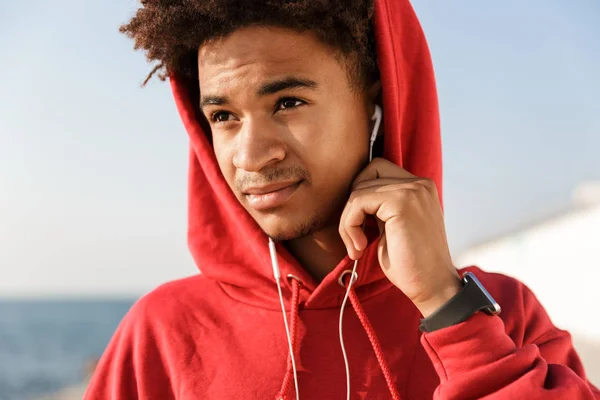 Image Young Guy Outdoors Beach Listening Music Earphones — Stock Photo, Image