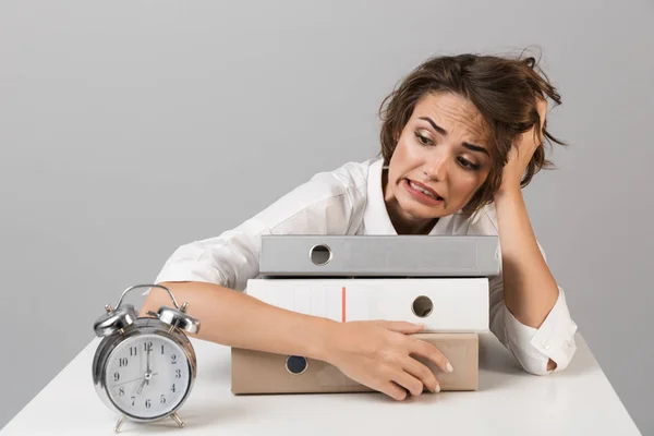 Image Young Confused Business Woman Posing Isolated Grey Wall Background — Stock Photo, Image