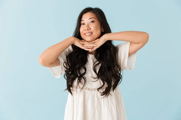 Bild Glada Unga Asiatiska Vacker Kvinna Poserar Isolerade Över Blå — Stockfoto