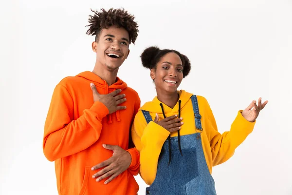 Bilden Lyckliga Afroamerikanska Paret Färgglada Kläder Skrattar Kameran Isolerade Över — Stockfoto