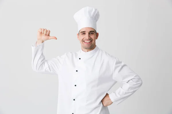 Imagen Guapo Joven Chef Emocionado Interior Aislado Sobre Fondo Blanco —  Fotos de Stock