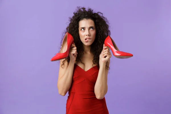 Image Caucasian Woman 20S Wearing Red Dress Holding High Heels — Stock Photo, Image