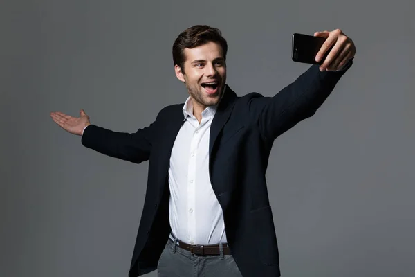 Selfie를 흥분된 사업가의 초상화 — 스톡 사진