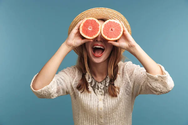 Kép Egy Boldog Szép Pózol Elszigetelt Felett Citrus Narancs Kék — Stock Fotó