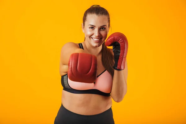 Retrato Gran Deportista Alegre Sujetador Deportivo Con Guantes Boxeo Practicando — Foto de Stock