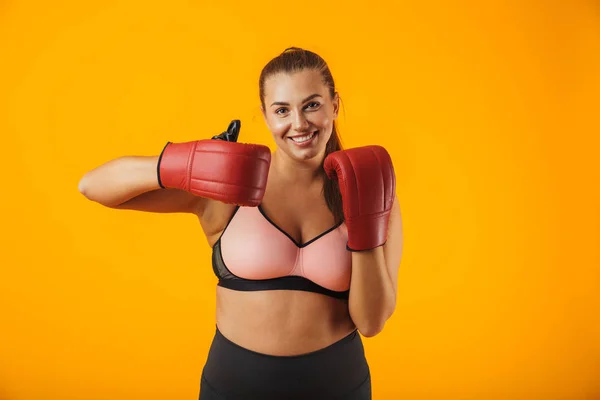 Portretul Femeii Dolofan Europene Sutien Sportiv Purtând Mănuși Box Care — Fotografie, imagine de stoc