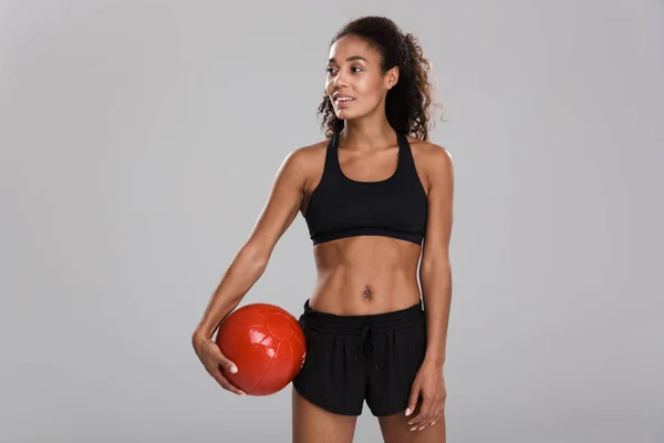 Imagen Joven Mujer Deportiva Fuerte Increíble Hacer Ejercicios Con Bola —  Fotos de Stock