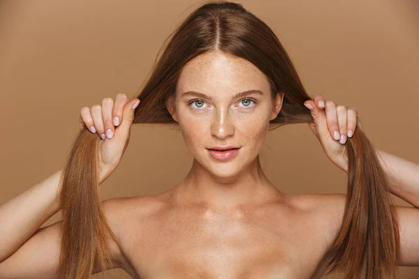 Beauty Portrait Smiling Young Topless Woman Long Red Hair Posing — Stock Photo, Image