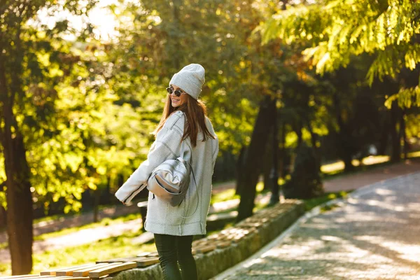 Cheerful Young Woman Dressed Autumn Coat Hat Walking Outdoors City — Stock Photo, Image