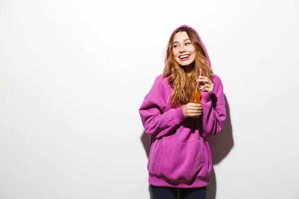 Portrait Attractive Woman 20S Wearing Sweatshirt Drinking Soda Using Straw — Stok Foto