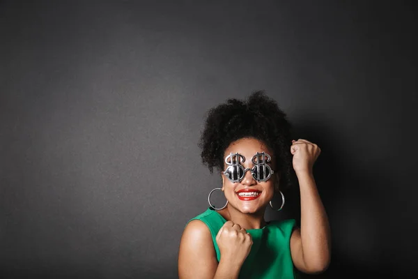 Detailní Záběr Portrét Krásné Afro Americký Ženy Nosit Brýle Tvar — Stock fotografie