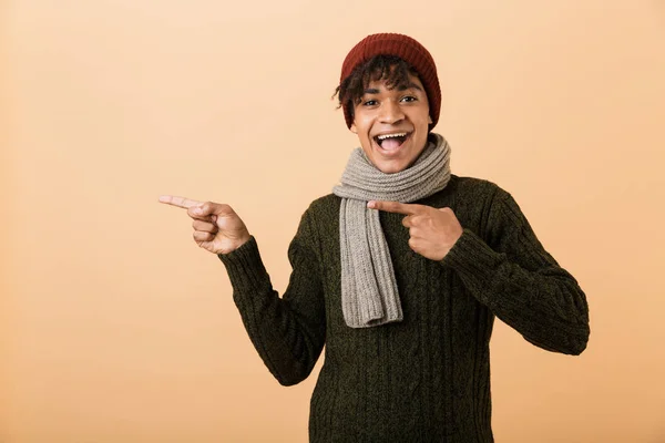 Retrato Joven Africano Feliz Vestido Con Ropa Otoño Aislado Sobre — Foto de Stock