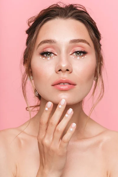 Imagen Una Hermosa Joven Posando Aislada Sobre Fondo Pared Rosa —  Fotos de Stock