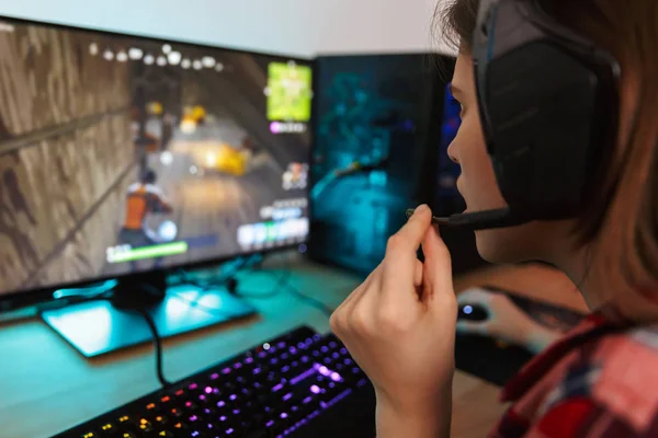 Close Nervous Angry Young Woman Gamer Playing Online Computer Games — Stock Photo, Image