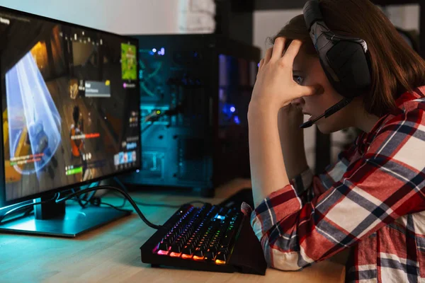 Nervous Angry Young Woman Gamer Playing Online Computer Games Table — Stock Photo, Image