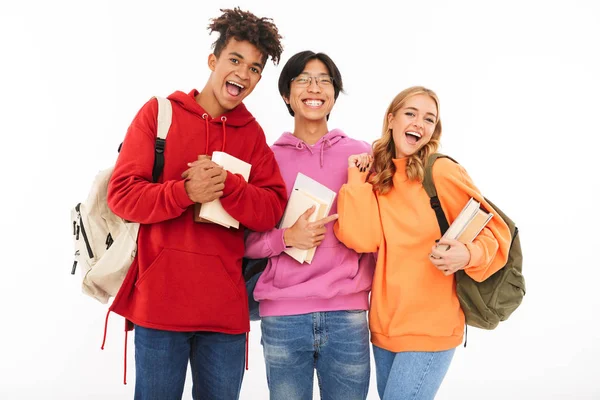 Imagem Jovem Grupo Feliz Amigos Estudantes Isolado Sobre Fundo Parede — Fotografia de Stock