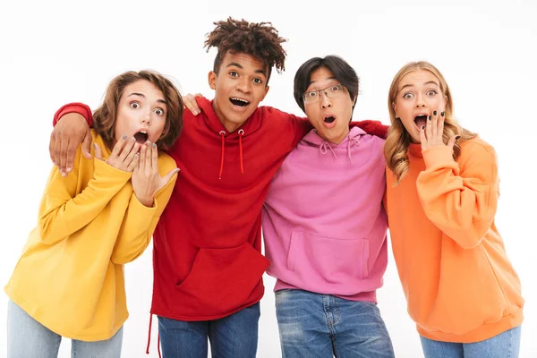 Beyaz arka plan üzerinde izole neşeli Genç Grup