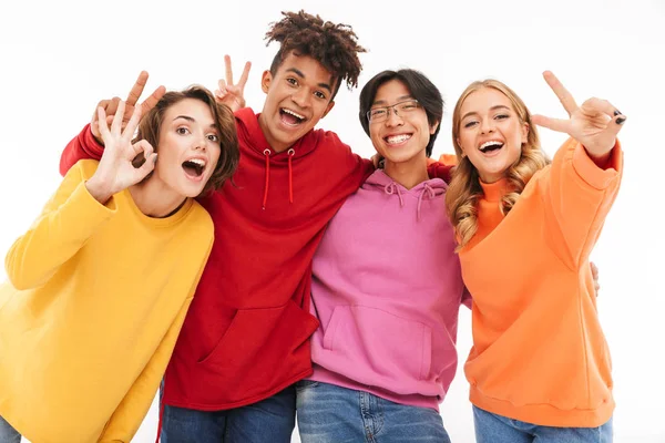 Grupo Adolescentes Alegres Aislados Sobre Fondo Blanco — Foto de Stock