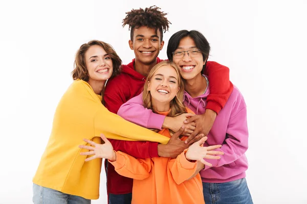 Imagen Feliz Grupo Jóvenes Amigos Estudiantes Pie Aislados Sobre Fondo — Foto de Stock