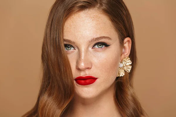 Bilden Underbara Bar Överkropp Kvinna 20S Med Vacker Makeup Poserar — Stockfoto