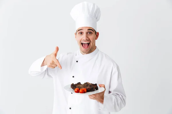 Cheerful Chef Cozinheiro Vestindo Pimentas Uniformes Cozinhado Bife Refeição Prato — Fotografia de Stock