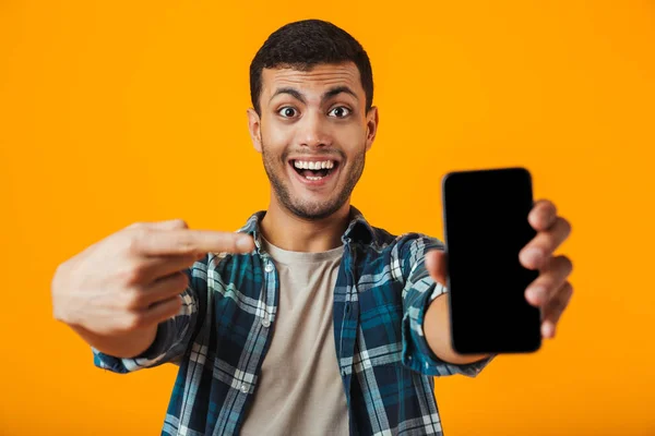 Jovem Alegre Vestindo Camisa Xadrez Isolado Sobre Fundo Laranja Mostrando — Fotografia de Stock