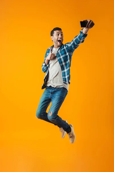 Retrato Completo Joven Feliz Con Camisa Cuadros Aislada Sobre Fondo —  Fotos de Stock